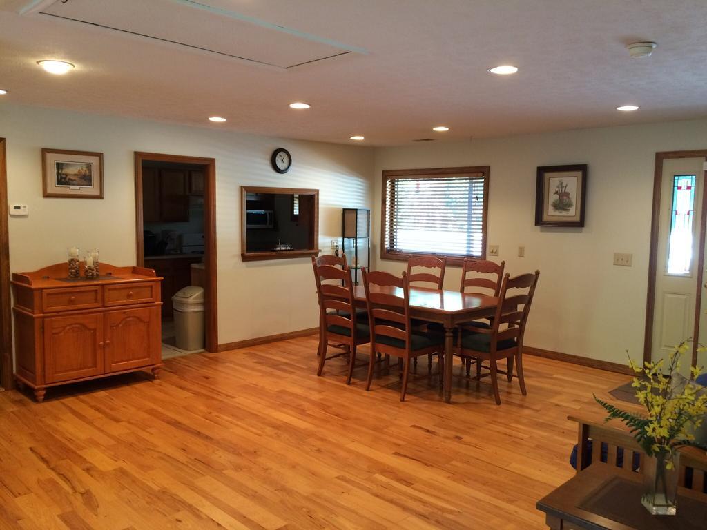 The Landing On Shavers Elkins Extérieur photo